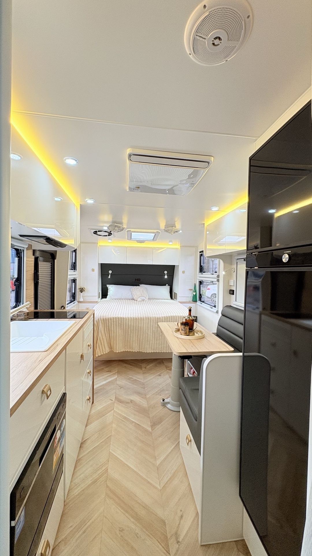 Grand Rover External 4